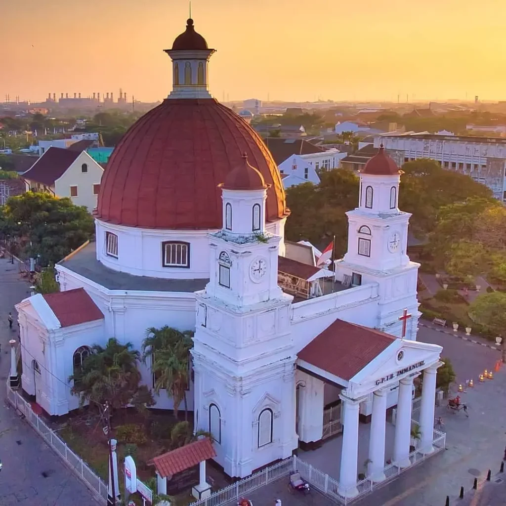 8 Destinasi Wisata Gereja Bersejarah di Indonesia untuk Liburan Natal